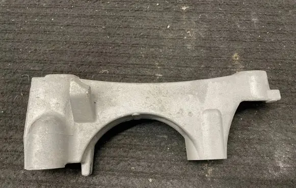 Toyota RAV 4 (XA50) Engine mounting bracket