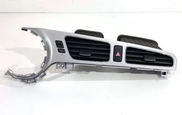 KIA Ceed Dashboard side air vent grill/cover trim