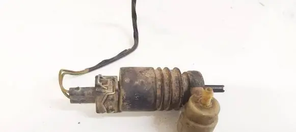 Volkswagen PASSAT B6 Windscreen/windshield washer pump 1T0955651A