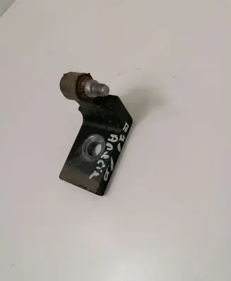 BMW X5 E70 Front door lower hinge 7068078