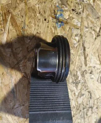 Audi A4 S4 B9 Piston 82272