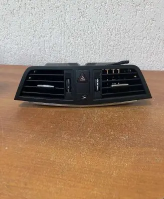Mercedes-Benz E C207 W207 Dash center air vent grill 2079053700 A2078300054 563
