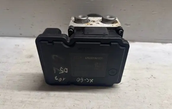 Volvo XC60 ABS Pump 30681619