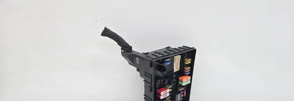 Volkswagen Golf VI Fuse module 1K0937700B 1K0937125D