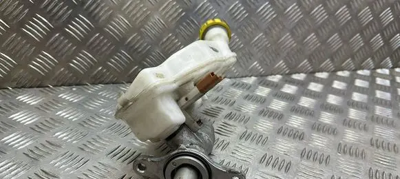 Peugeot 2008 I Master brake cylinder 32069745