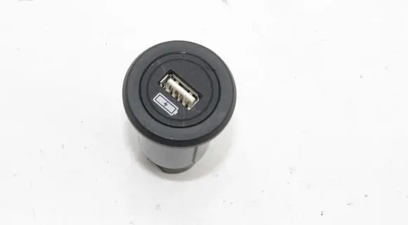 Jaguar I-Pace USB socket connector J9D319010AB