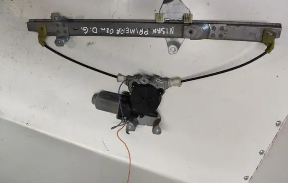 Nissan Primera Rear door window regulator with motor 400600T7