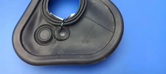 Mercedes-Benz C W204 Fuel tank cap trim A0009982201