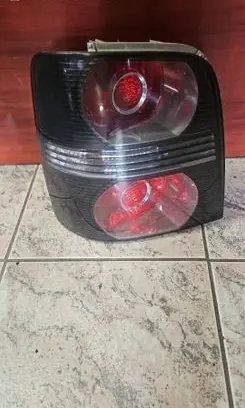 Volkswagen Touran I Rear/tail lights 1T0945095G