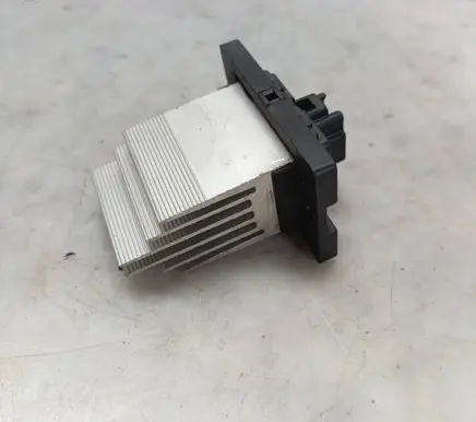 Hyundai H-1, Starex, Satellite Heater blower motor/fan resistor