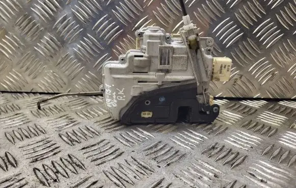 Audi A4 S4 B7 8E 8H Front door lock 8E1837015AA 8E1837015 8E1837015D