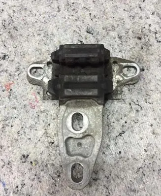 Ford Turneo Courier Engine mount vacuum valve 