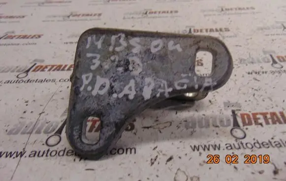 Mercedes-Benz S W220 Front door upper hinge