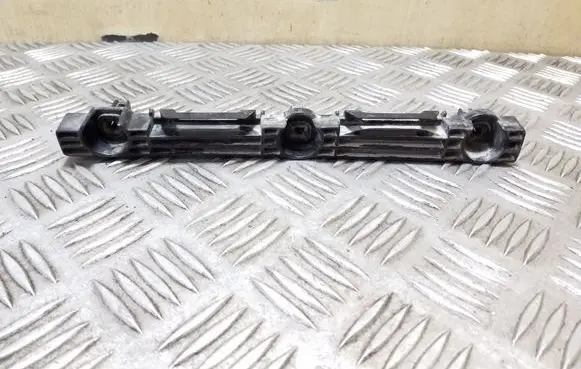 Tesla Model S Fender mounting bracket 100369200C