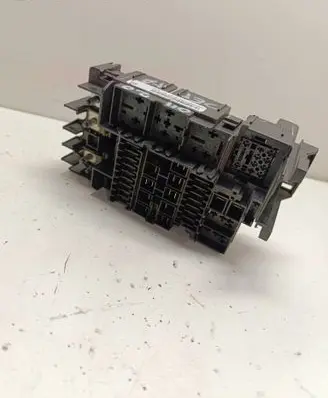 Volkswagen Jetta VI Fuse module 5C0937819A E00004436