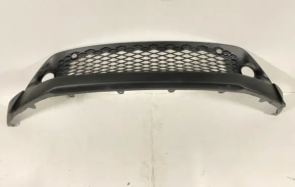 Front bumper lip