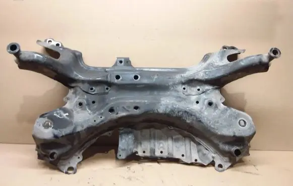 Toyota RAV 4 (XA40) Front subframe