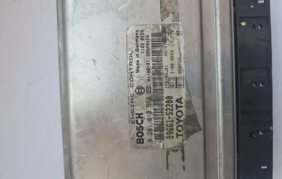 Toyota Yaris Engine control unit/module 0281010563