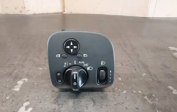 Mercedes-Benz C W203 Light switch A2035450604 04058515