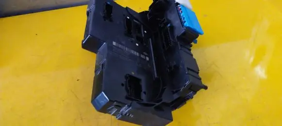 Mercedes-Benz E W212 SAM control unit 5DK00962038
