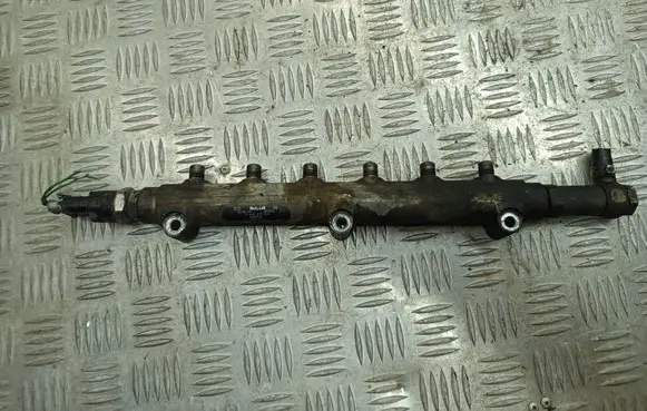 Volvo V70 Fuel main line pipe 0445215010 8658252 005010