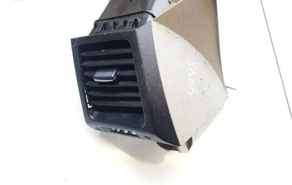 Mitsubishi Grandis Dash center air vent grill gn71104820a gn711-04820-a