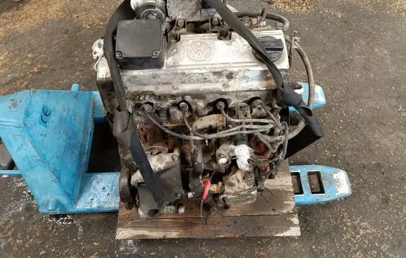 Volkswagen PASSAT B3 Engine AGG 037133223 037133223AM