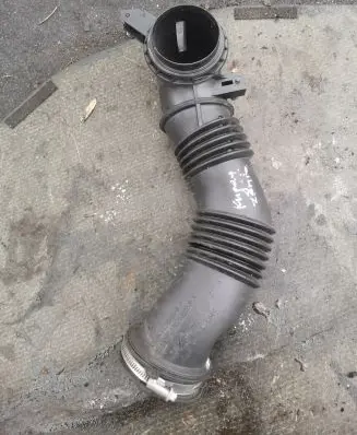 Ford Kuga II Air intake hose/pipe AV6112B624B