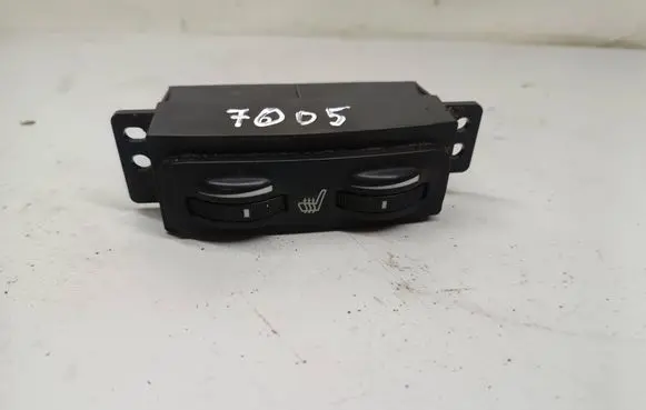 Toyota Avensis T250 Seat heating switch 453417