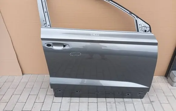 Skoda Karoq Front door