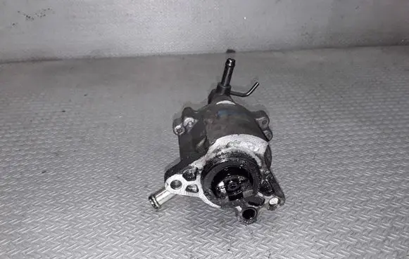 Toyota Corolla Verso E121 Vacuum pump 810002590