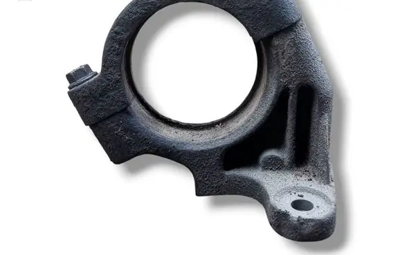 Engine mounting bracket