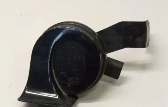 Audi Q3 8U Horn signal 8U0951210 000324