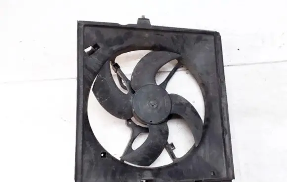Mitsubishi Carisma Radiator cooling fan shroud