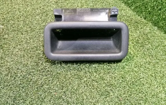 Nissan NV400 Loading door cover/cap 906113632R