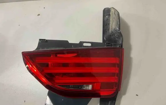 Tailgate rear/tail lights