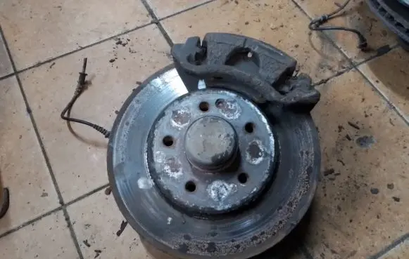 Mercedes-Benz C W203 Front wheel hub 