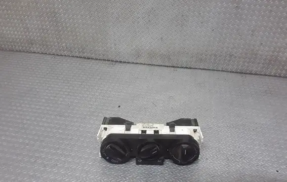 Volkswagen Polo IV 9N3 Climate control unit 6Q0820045G