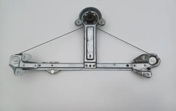 Opel Astra H Rear door manual window regulator 13100421