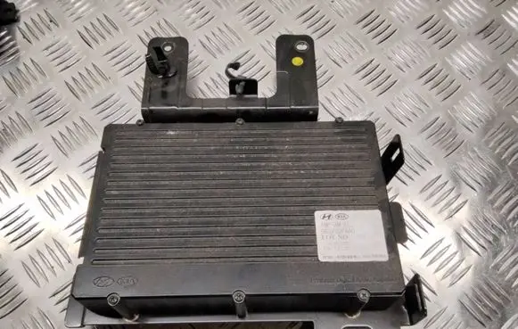 KIA Sorento Sound amplifier 963702PAA0 140702075