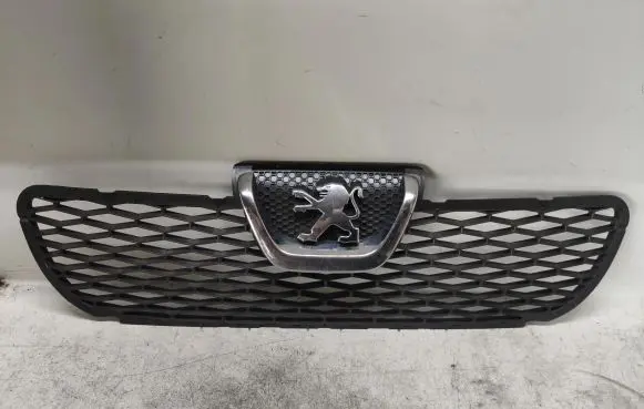 Peugeot Boxer Front bumper upper radiator grill