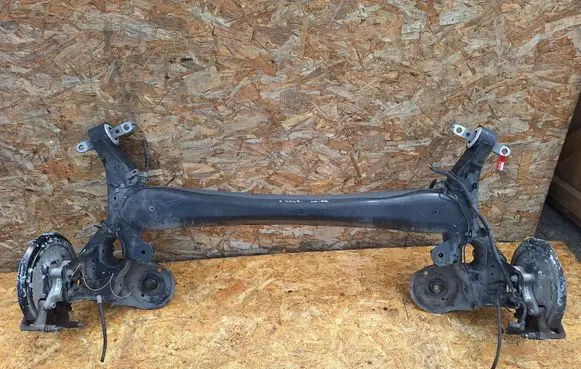Peugeot 3008 II Rear axle beam 