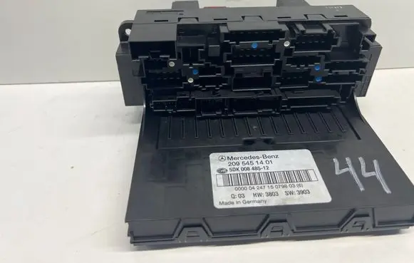 Mercedes-Benz CLK A209 C209 Fuse box set 2095451401 5DK00848512