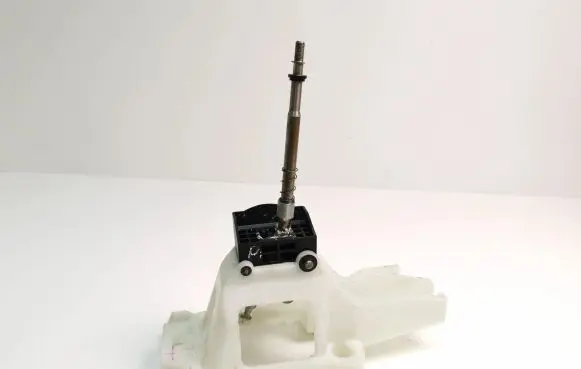 Peugeot 4007 Gear shifter/selector 
