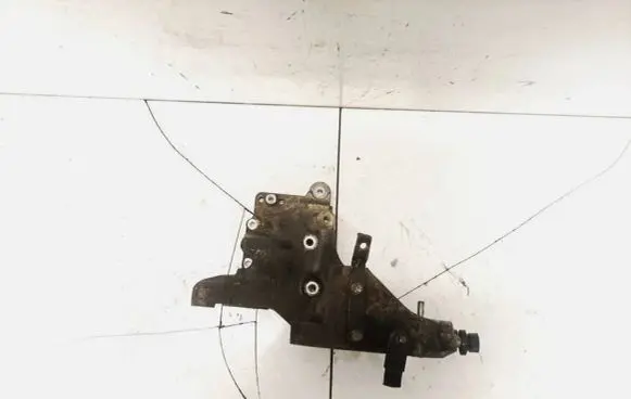 Alfa Romeo 159 Engine mounting bracket