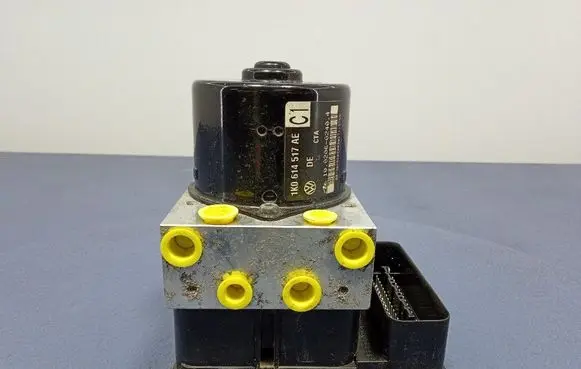 Audi A3 S3 A3 Sportback 8P ABS Pump 1K0614517AE