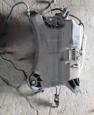 Volkswagen Golf VII AdBlue liquid reservoir 5Q0131877F