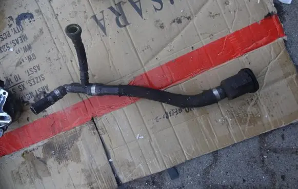 Peugeot 508 Oil fill pipe 9671044880