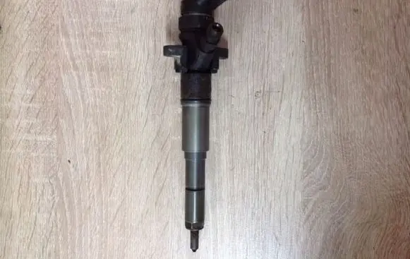 BMW 5 E60 E61 Fuel injector 8AIV6W2 0445110