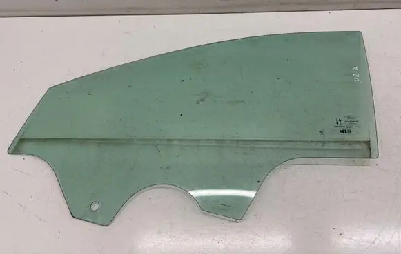 Ford Puma Front door window glass four-door